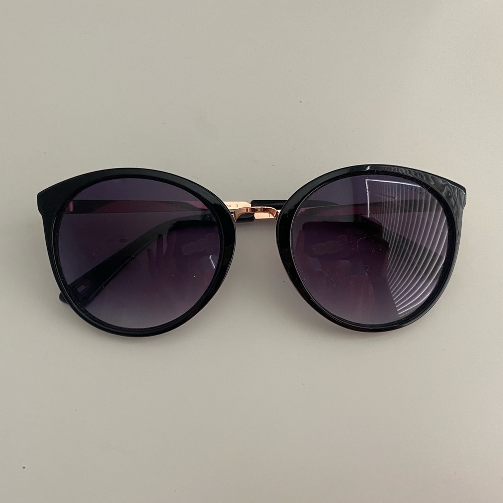 Tommy Hilfiger Retro Sunglasses